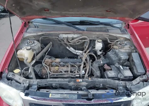 2010 Ford Escape Xlt z USA, uszkodzony, nr VIN 1FMCU0D71AKD45418